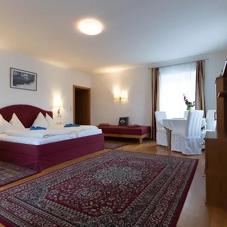 Kandolf Guest house 2*